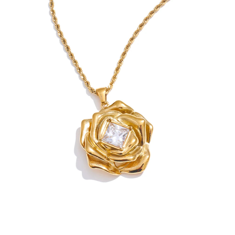 BOLD BEAUTY ROSE NECKLACE