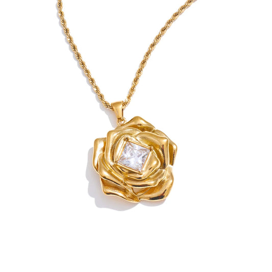 BOLD BEAUTY ROSE NECKLACE